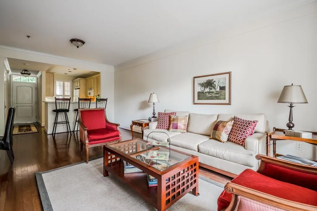 3101 Howell Mill Road Unit 209, Atlanta, Georgia 30327, 2 Bedrooms Bedrooms, ,2 BathroomsBathrooms,Residential,Sold,3101 Howell Mill Road Unit 209,5835406