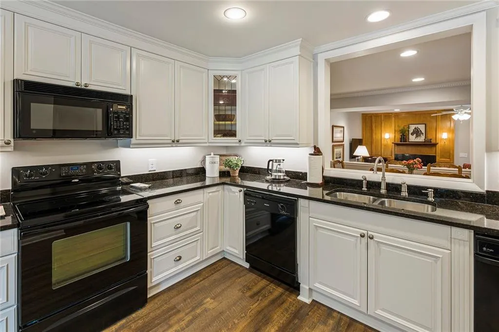 522 Sutters Point, Atlanta, Georgia 30328, 2 Bedrooms Bedrooms, ,2 BathroomsBathrooms,Residential,Sold,522 Sutters Point,7268086