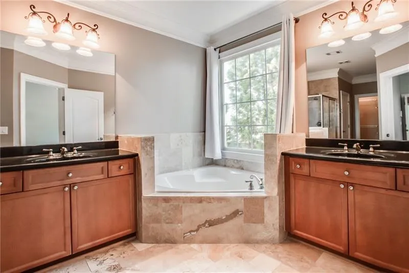 921 Persimmon Point, Atlanta, Georgia 30328, 3 Bedrooms Bedrooms, ,3 BathroomsBathrooms,Residential,Sold,921 Persimmon Point,6681980