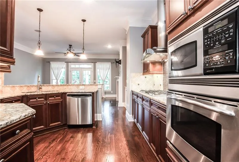 921 Persimmon Point, Atlanta, Georgia 30328, 3 Bedrooms Bedrooms, ,3 BathroomsBathrooms,Residential,Sold,921 Persimmon Point,6681980