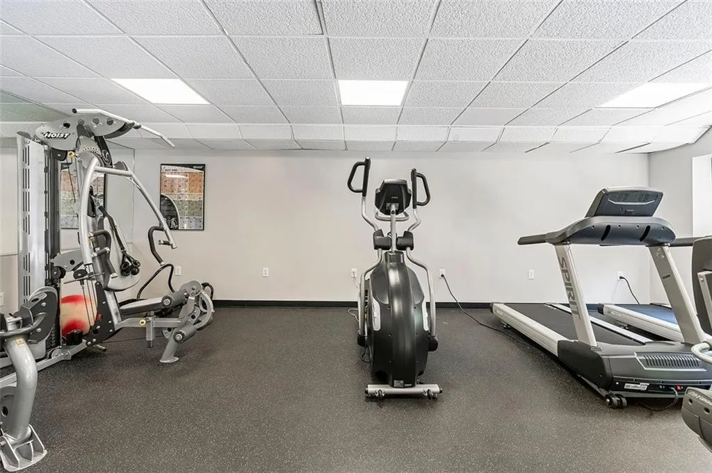 5559 Glenridge Drive Unit 2203, Atlanta, Georgia 30342, 2 Bedrooms Bedrooms, ,2 BathroomsBathrooms,Residential,Sold,5559 Glenridge Drive Unit 2203,6893874