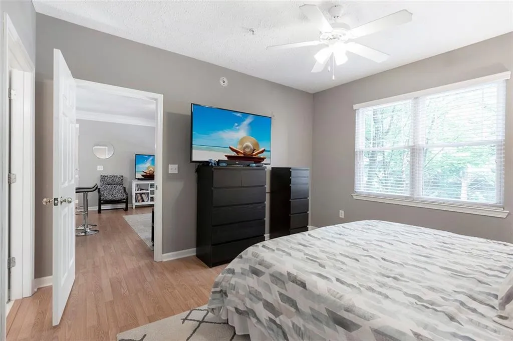 5559 Glenridge Drive Unit 2203, Atlanta, Georgia 30342, 2 Bedrooms Bedrooms, ,2 BathroomsBathrooms,Residential,Sold,5559 Glenridge Drive Unit 2203,6893874