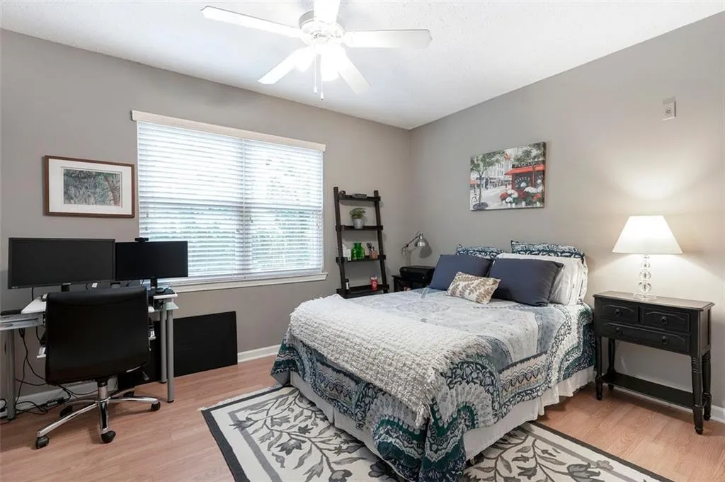 5559 Glenridge Drive Unit 2203, Atlanta, Georgia 30342, 2 Bedrooms Bedrooms, ,2 BathroomsBathrooms,Residential,Sold,5559 Glenridge Drive Unit 2203,6893874