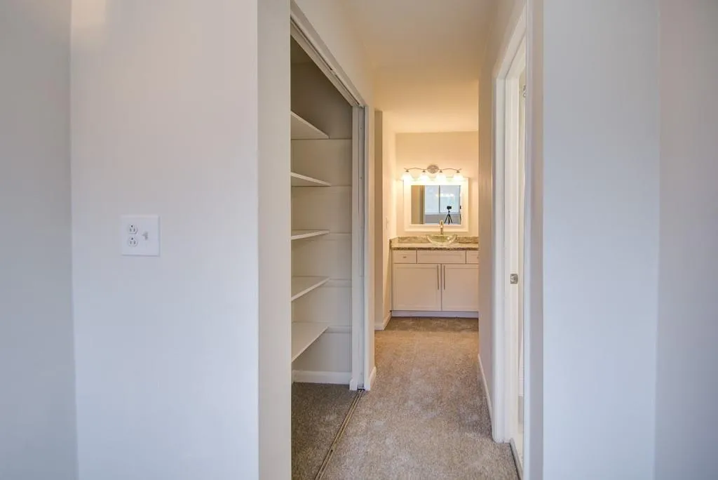 7072 Stonington Drive, Sandy Springs, Georgia 30328, 3 Bedrooms Bedrooms, ,2 BathroomsBathrooms,Residential,Sold,7072 Stonington Drive,6517809