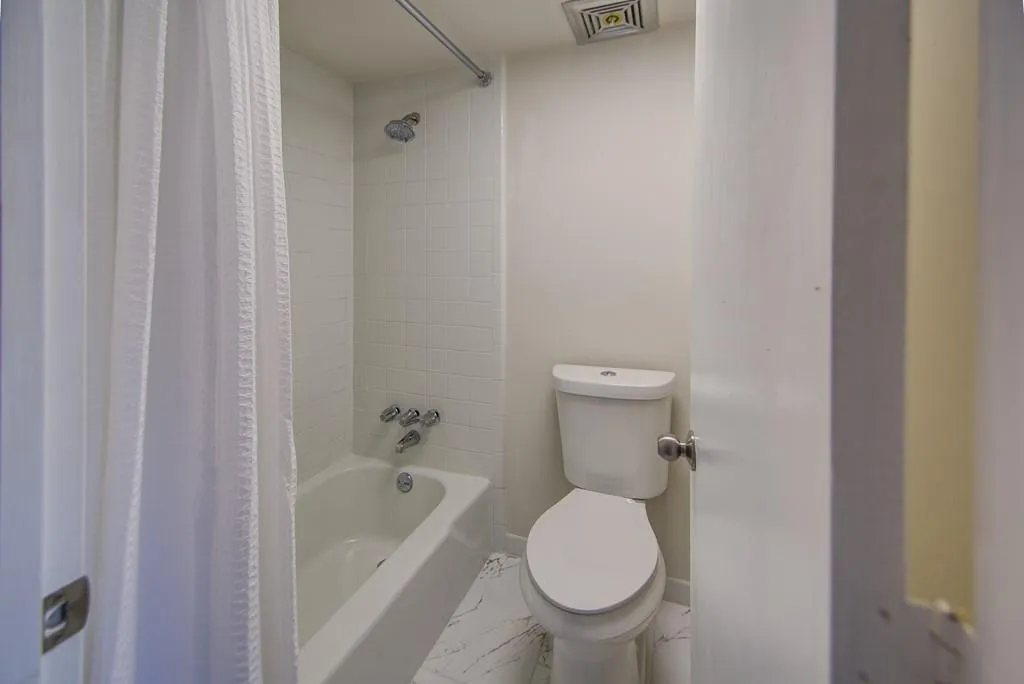 7072 Stonington Drive, Sandy Springs, Georgia 30328, 3 Bedrooms Bedrooms, ,2 BathroomsBathrooms,Residential,Sold,7072 Stonington Drive,6517809