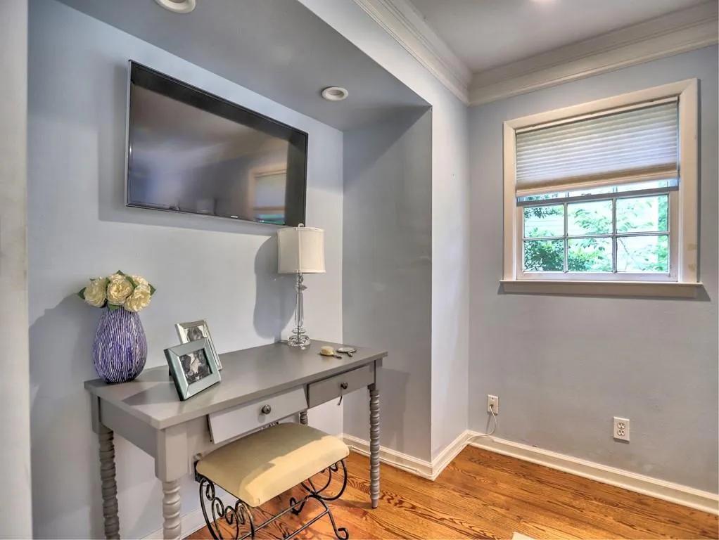 350 Thornwood Drive, Sandy Springs, Georgia 30328, 4 Bedrooms Bedrooms, ,4 BathroomsBathrooms,Residential,Sold,350 Thornwood Drive,7061035