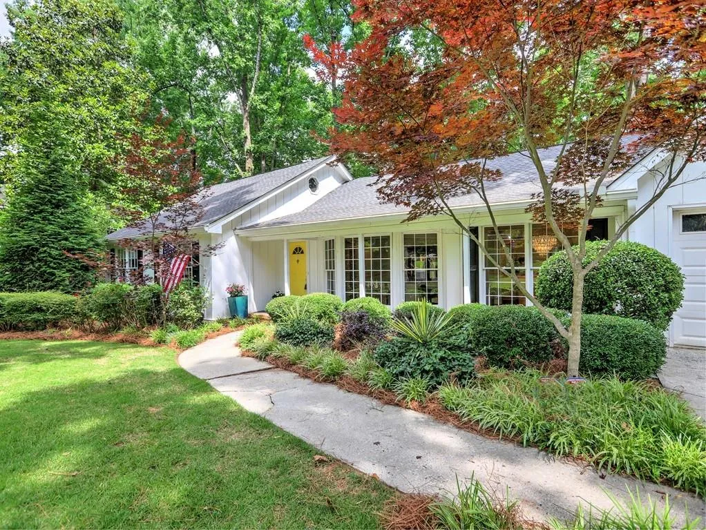 350 Thornwood Drive, Sandy Springs, Georgia 30328, 4 Bedrooms Bedrooms, ,4 BathroomsBathrooms,Residential,Sold,350 Thornwood Drive,7061035