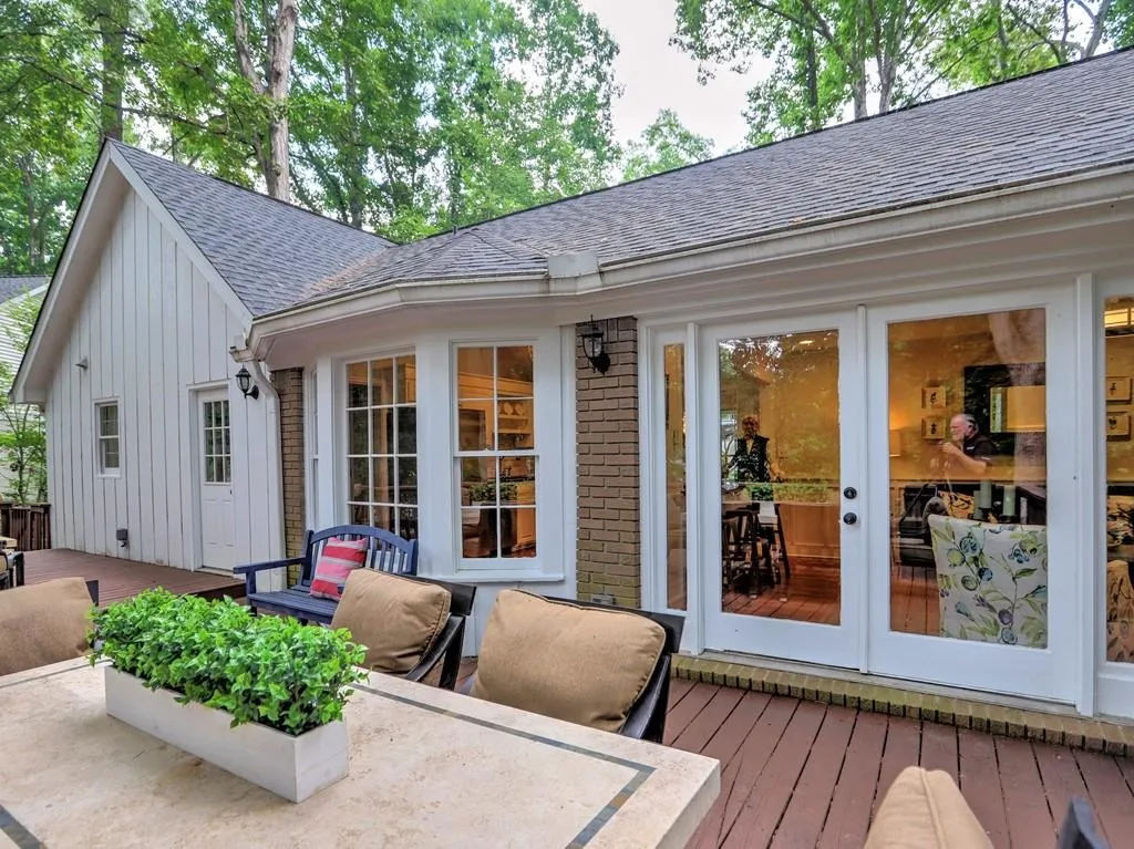350 Thornwood Drive, Sandy Springs, Georgia 30328, 4 Bedrooms Bedrooms, ,4 BathroomsBathrooms,Residential,Sold,350 Thornwood Drive,7061035
