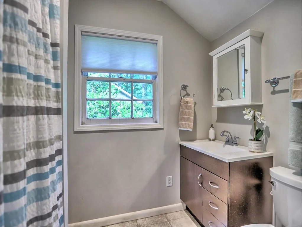 350 Thornwood Drive, Sandy Springs, Georgia 30328, 4 Bedrooms Bedrooms, ,4 BathroomsBathrooms,Residential,Sold,350 Thornwood Drive,7061035