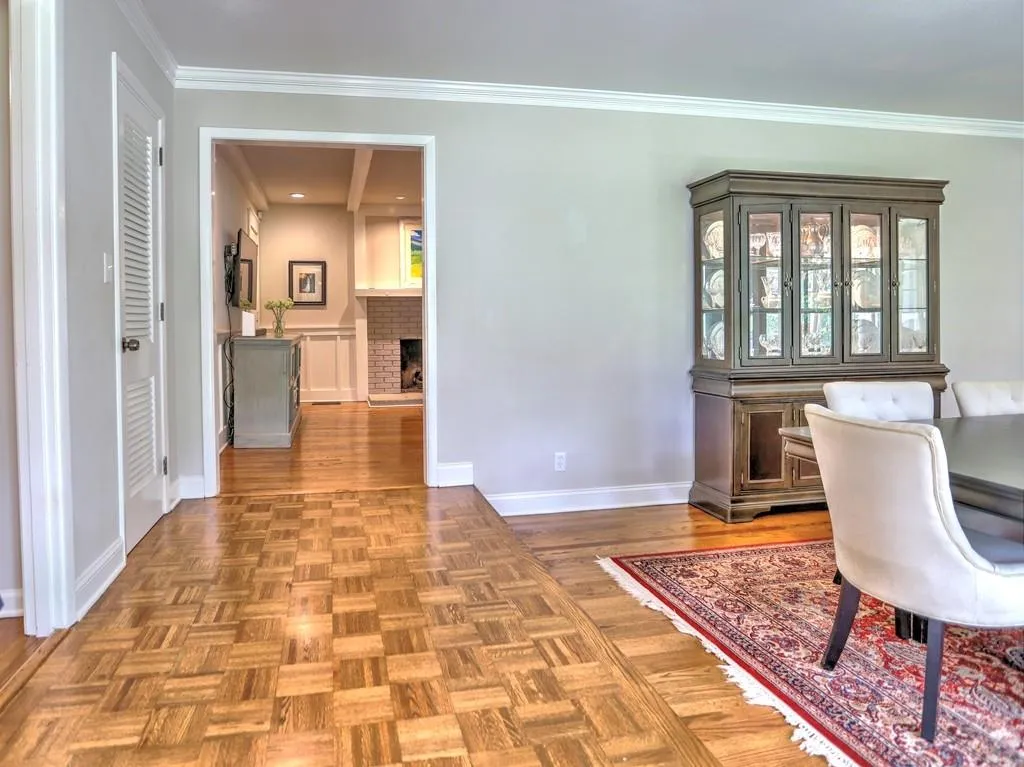 350 Thornwood Drive, Sandy Springs, Georgia 30328, 4 Bedrooms Bedrooms, ,4 BathroomsBathrooms,Residential,Sold,350 Thornwood Drive,7061035