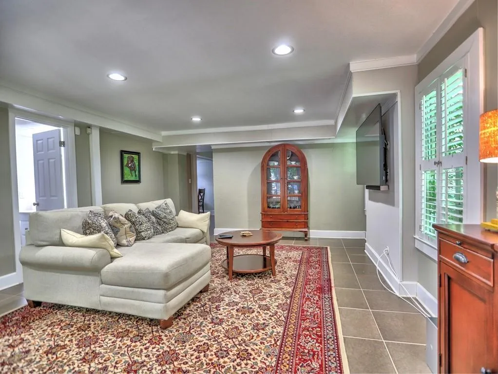 350 Thornwood Drive, Sandy Springs, Georgia 30328, 4 Bedrooms Bedrooms, ,4 BathroomsBathrooms,Residential,Sold,350 Thornwood Drive,7061035