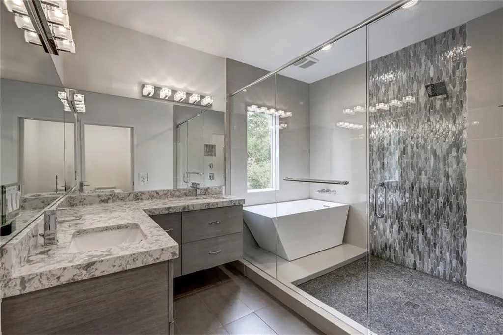325 River Valley Road, Atlanta, Georgia 30328, 6 Bedrooms Bedrooms, ,6 BathroomsBathrooms,Residential,Sold,325 River Valley Road,6088411