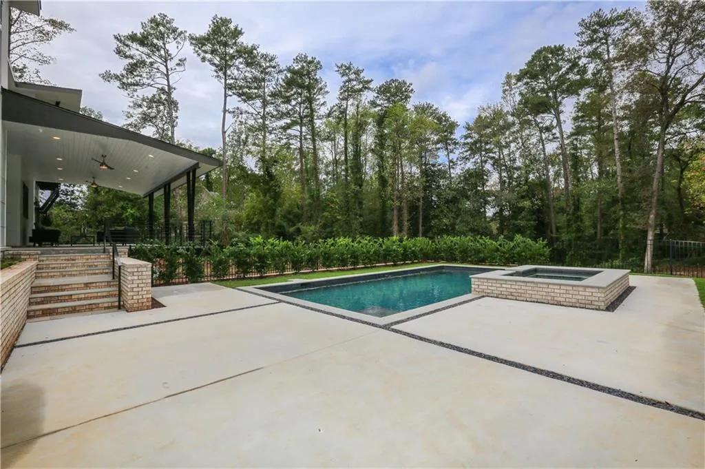 325 River Valley Road, Atlanta, Georgia 30328, 6 Bedrooms Bedrooms, ,6 BathroomsBathrooms,Residential,Sold,325 River Valley Road,6088411