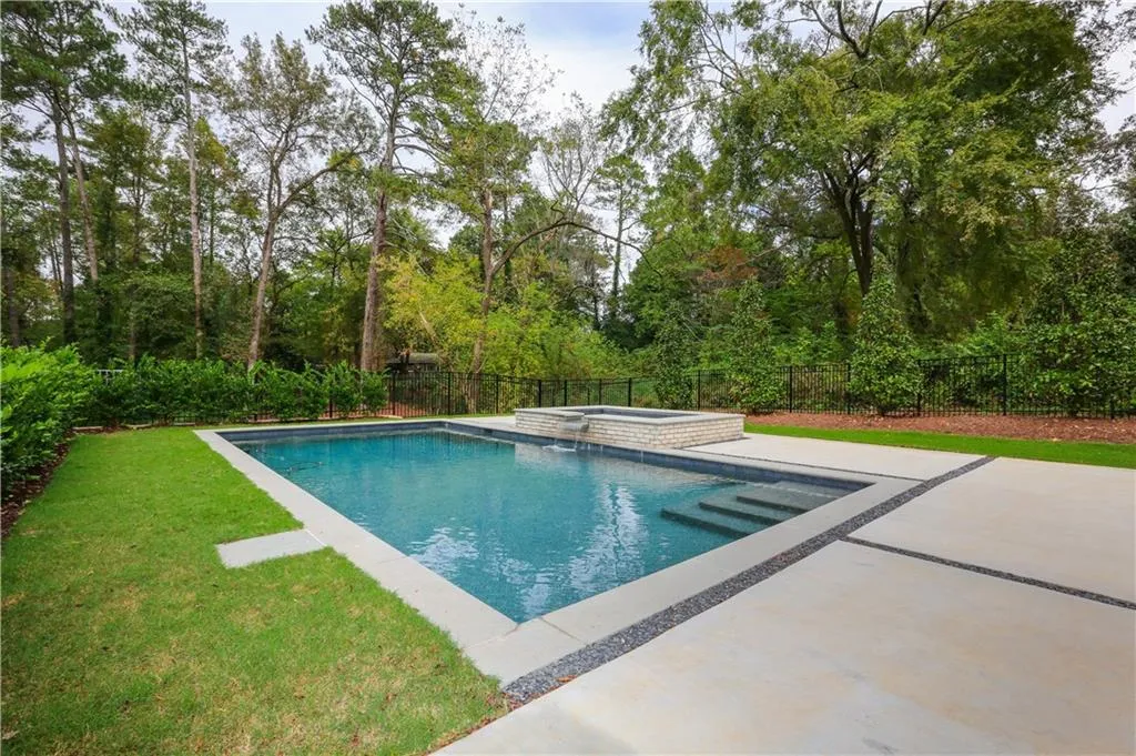 325 River Valley Road, Atlanta, Georgia 30328, 6 Bedrooms Bedrooms, ,6 BathroomsBathrooms,Residential,Sold,325 River Valley Road,6088411