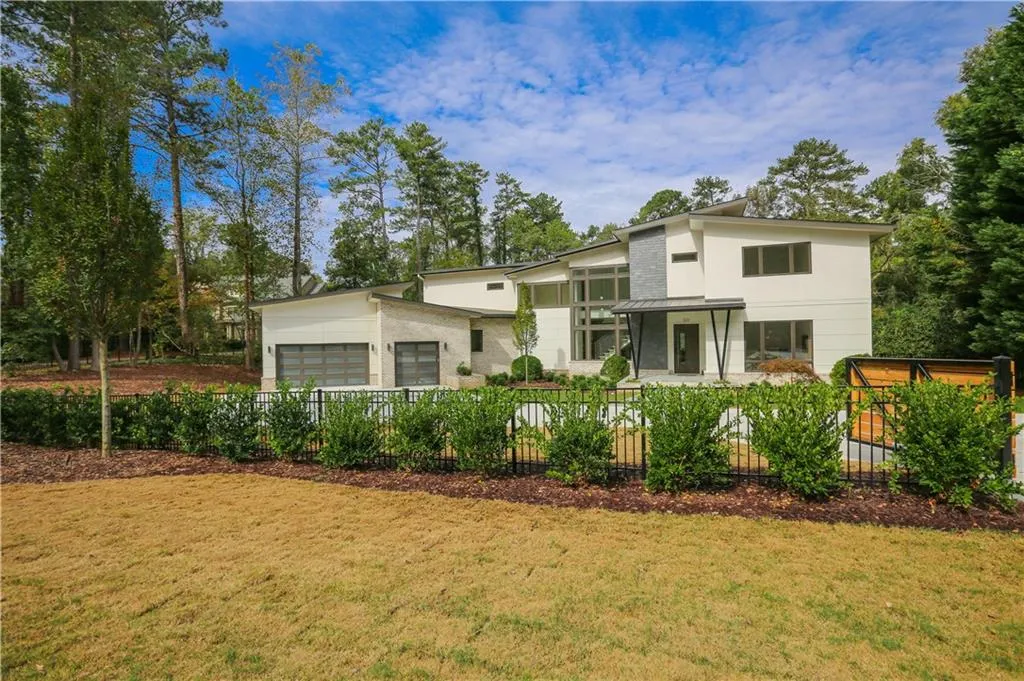 325 River Valley Road, Atlanta, Georgia 30328, 6 Bedrooms Bedrooms, ,6 BathroomsBathrooms,Residential,Sold,325 River Valley Road,6088411