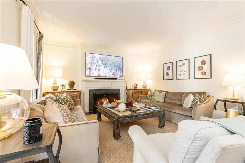 900 Hawick Drive Nw, Atlanta, Georgia 30327, 4 Bedrooms Bedrooms, 0 ,3 BathroomsBathrooms,Residential,For Sale,900 Hawick Drive Nw,7688792