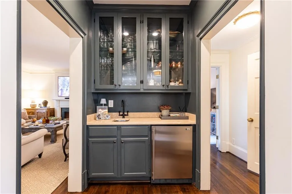 900 Hawick Drive Nw, Atlanta, Georgia 30327, 4 Bedrooms Bedrooms, 0 ,3 BathroomsBathrooms,Residential,For Sale,900 Hawick Drive Nw,7688792