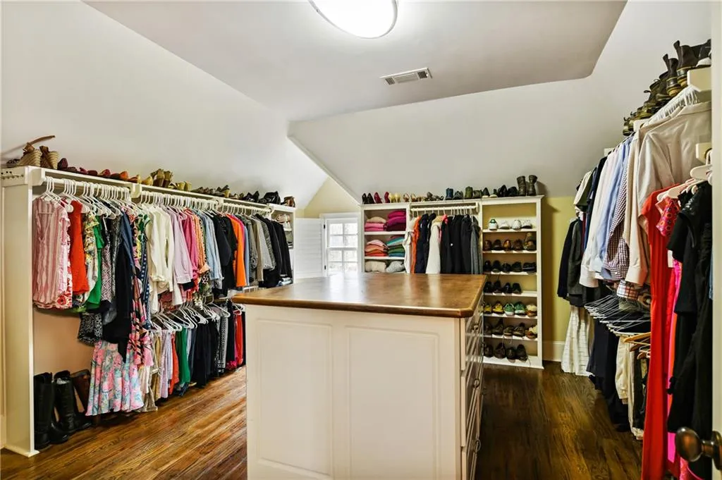 730 E Northway Lane, Atlanta, Georgia 30342, 6 Bedrooms Bedrooms, ,6 BathroomsBathrooms,Residential,Sold,730 E Northway Lane,7009196