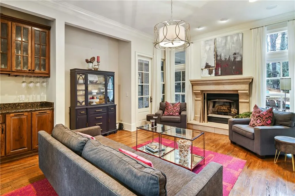 730 E Northway Lane, Atlanta, Georgia 30342, 6 Bedrooms Bedrooms, ,6 BathroomsBathrooms,Residential,Sold,730 E Northway Lane,7009196
