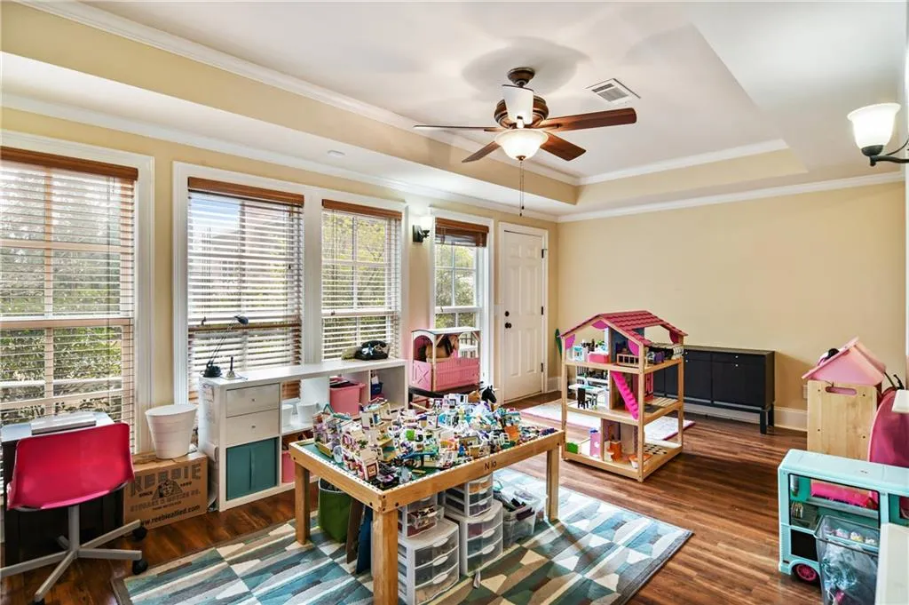 730 E Northway Lane, Atlanta, Georgia 30342, 6 Bedrooms Bedrooms, ,6 BathroomsBathrooms,Residential,Sold,730 E Northway Lane,7009196