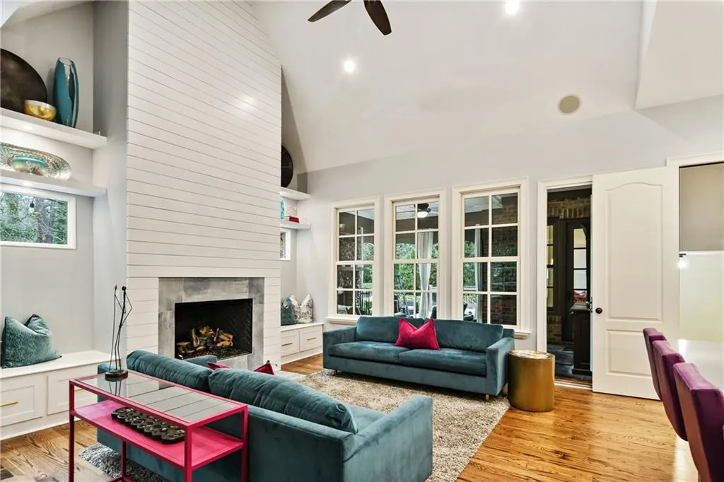 730 E Northway Lane, Atlanta, Georgia 30342, 6 Bedrooms Bedrooms, ,6 BathroomsBathrooms,Residential,Sold,730 E Northway Lane,7009196