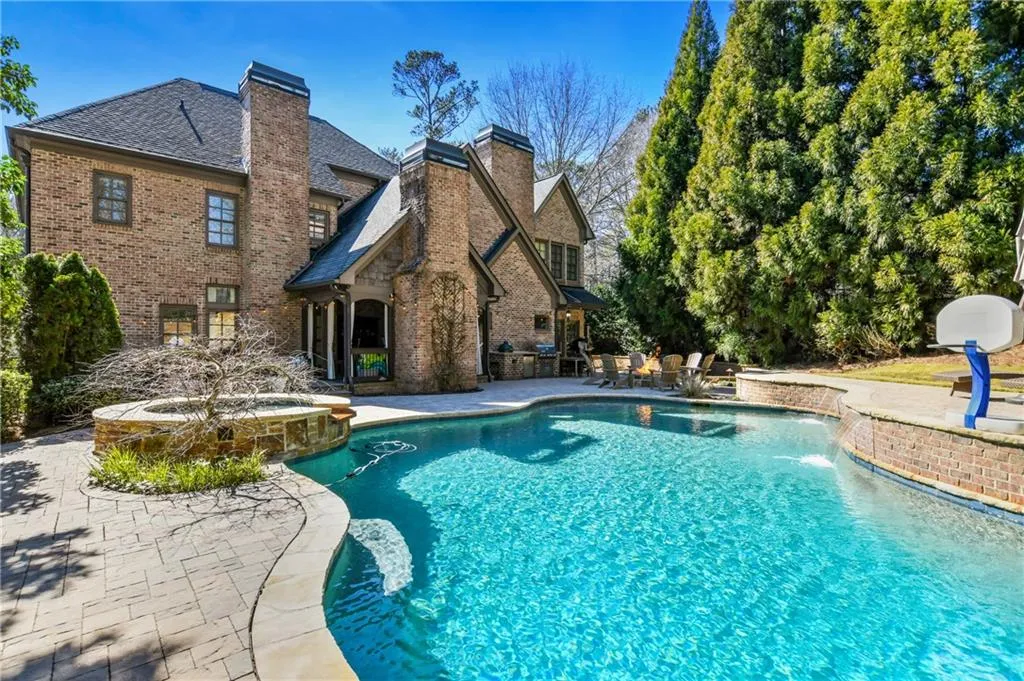 730 E Northway Lane, Atlanta, Georgia 30342, 6 Bedrooms Bedrooms, ,6 BathroomsBathrooms,Residential,Sold,730 E Northway Lane,7009196