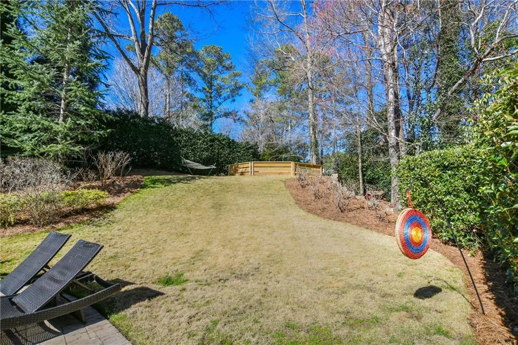 730 E Northway Lane, Atlanta, Georgia 30342, 6 Bedrooms Bedrooms, ,6 BathroomsBathrooms,Residential,Sold,730 E Northway Lane,7009196