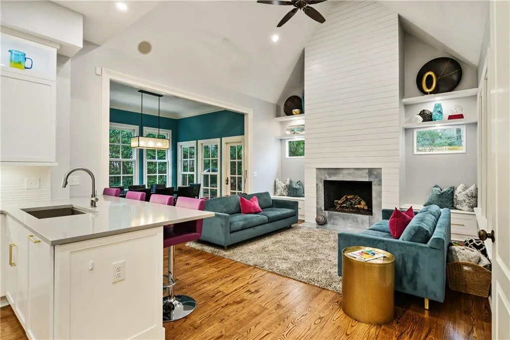 730 E Northway Lane, Atlanta, Georgia 30342, 6 Bedrooms Bedrooms, ,6 BathroomsBathrooms,Residential,Sold,730 E Northway Lane,7009196