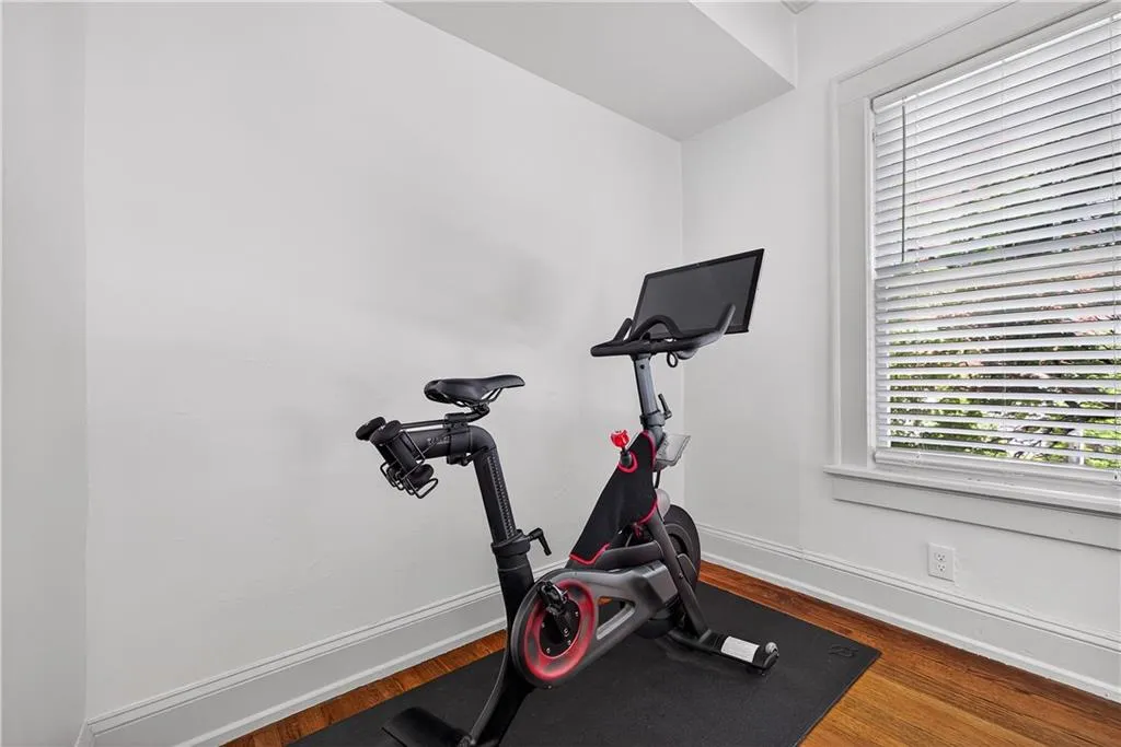 22 Collier Road Nw Unit 8, Atlanta, Georgia 30309, 1 Bedroom Bedrooms, ,1 BathroomBathrooms,Residential,For Sale,22 Collier Road Nw Unit 8,7648396