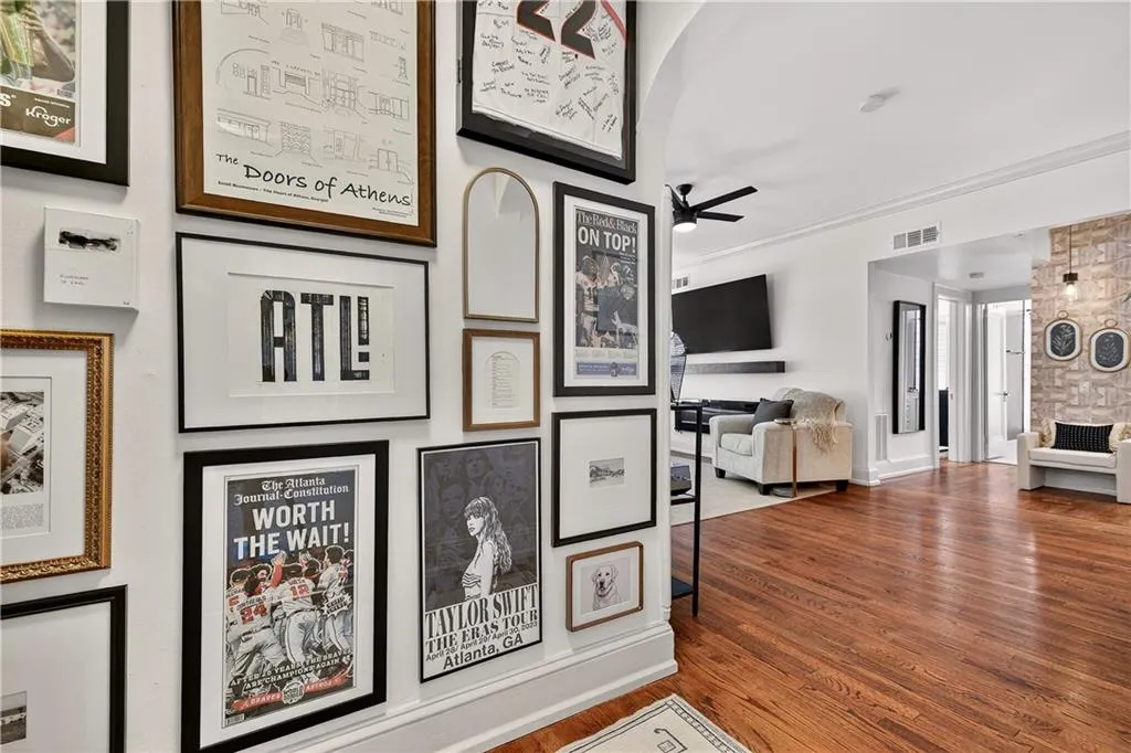 22 Collier Road Nw Unit 8, Atlanta, Georgia 30309, 1 Bedroom Bedrooms, ,1 BathroomBathrooms,Residential,For Sale,22 Collier Road Nw Unit 8,7648396