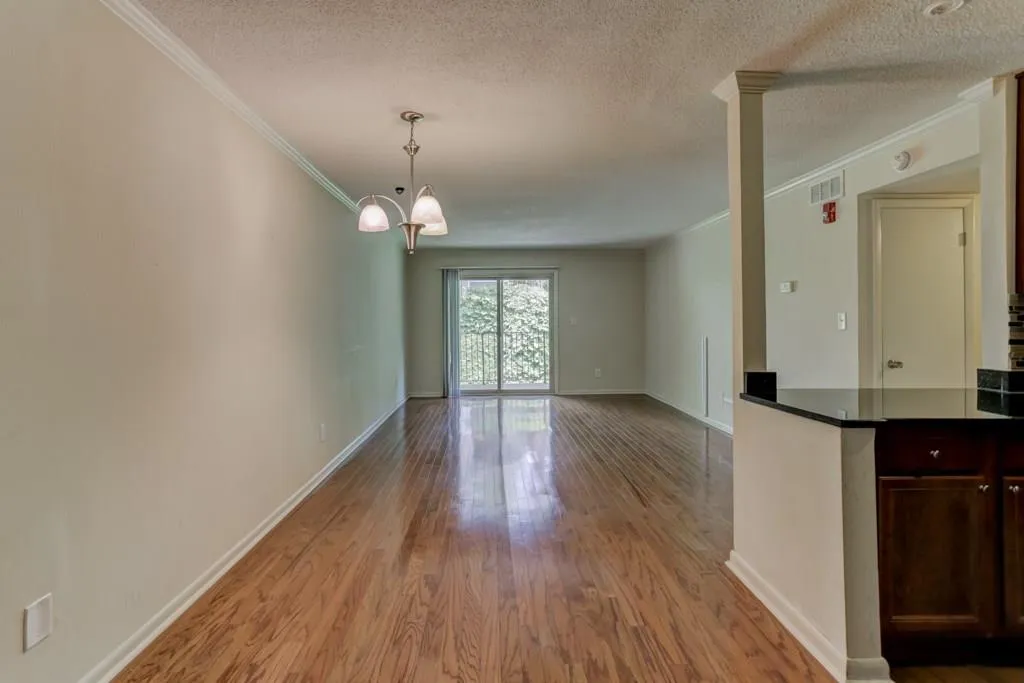 5095 Roswell Road Unit 205, Atlanta, Georgia 30342, 2 Bedrooms Bedrooms, ,2 BathroomsBathrooms,Residential,Sold,5095 Roswell Road Unit 205,6012484