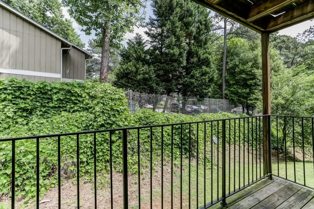 5095 Roswell Road Unit 205, Atlanta, Georgia 30342, 2 Bedrooms Bedrooms, ,2 BathroomsBathrooms,Residential,Sold,5095 Roswell Road Unit 205,6012484