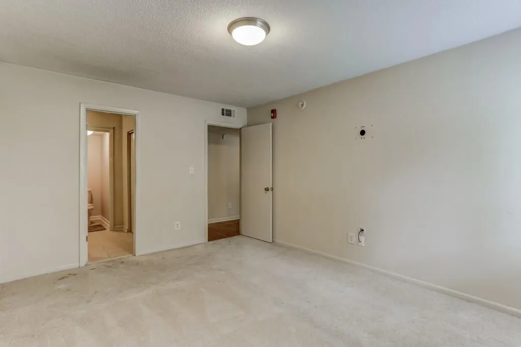 5095 Roswell Road Unit 205, Atlanta, Georgia 30342, 2 Bedrooms Bedrooms, ,2 BathroomsBathrooms,Residential,Sold,5095 Roswell Road Unit 205,6012484