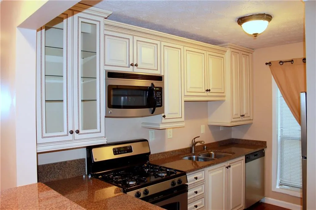 305 Woodcliff Drive, Sandy Springs, Georgia 30350, 1 Bedroom Bedrooms, ,1 BathroomBathrooms,Residential,Sold,305 Woodcliff Drive,5666913