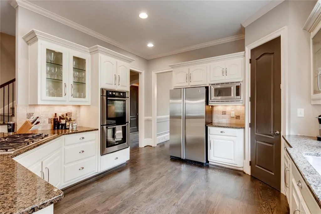 800 Stratford Court, Atlanta, Georgia 30350, 6 Bedrooms Bedrooms, ,5 BathroomsBathrooms,Residential,Sold,800 Stratford Court,6722401