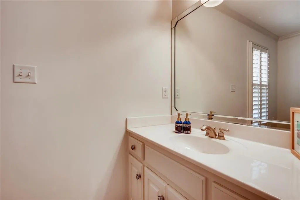 800 Stratford Court, Atlanta, Georgia 30350, 6 Bedrooms Bedrooms, ,5 BathroomsBathrooms,Residential,Sold,800 Stratford Court,6722401
