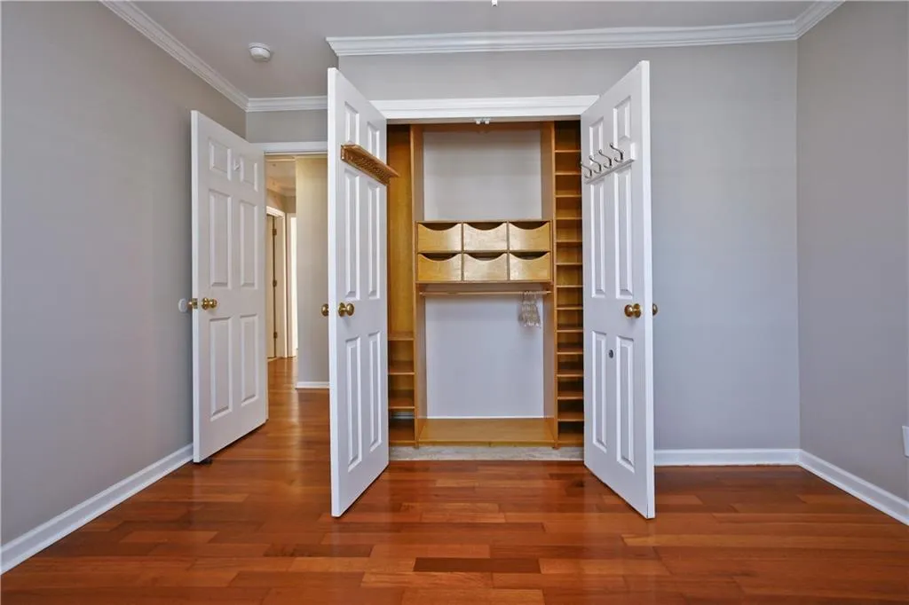 5375 Roswell Road Unit C5, Atlanta, Georgia 30342, 2 Bedrooms Bedrooms, ,1 BathroomBathrooms,Residential,Sold,5375 Roswell Road Unit C5,6073428