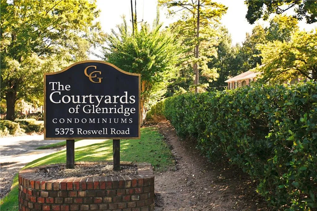 5375 Roswell Road Unit C5, Atlanta, Georgia 30342, 2 Bedrooms Bedrooms, ,1 BathroomBathrooms,Residential,Sold,5375 Roswell Road Unit C5,6073428