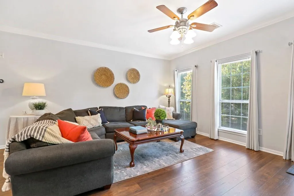 5641 Roswell Road Unit 307, Sandy Springs, Georgia 30342, 1 Bedroom Bedrooms, ,1 BathroomBathrooms,Residential,Sold,5641 Roswell Road Unit 307,6763116