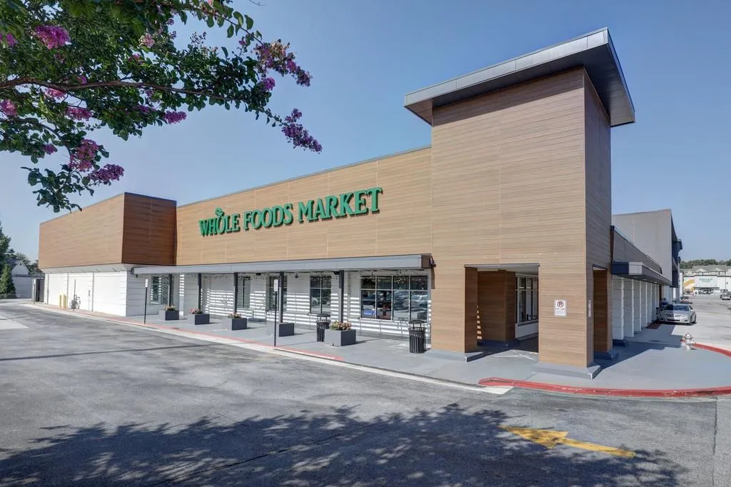 5641 Roswell Road Unit 307, Sandy Springs, Georgia 30342, 1 Bedroom Bedrooms, ,1 BathroomBathrooms,Residential,Sold,5641 Roswell Road Unit 307,6763116