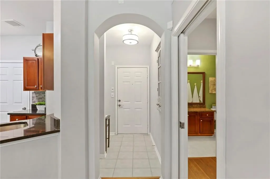 5641 Roswell Road Unit 307, Sandy Springs, Georgia 30342, 1 Bedroom Bedrooms, ,1 BathroomBathrooms,Residential,Sold,5641 Roswell Road Unit 307,6763116