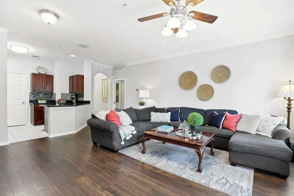 5641 Roswell Road Unit 307, Sandy Springs, Georgia 30342, 1 Bedroom Bedrooms, ,1 BathroomBathrooms,Residential,Sold,5641 Roswell Road Unit 307,6763116