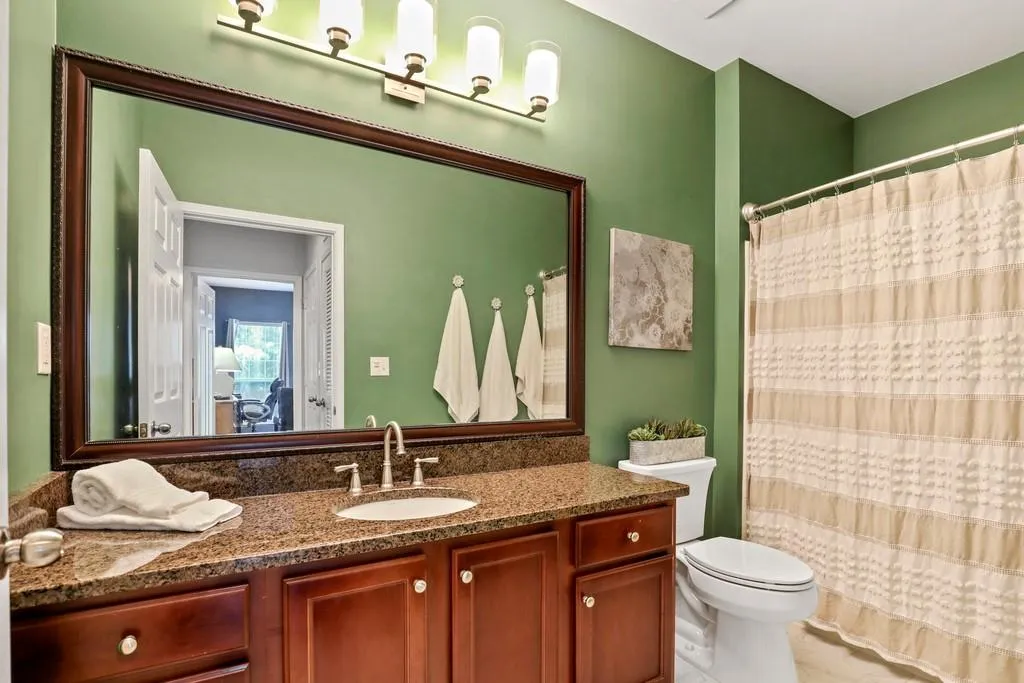 5641 Roswell Road Unit 307, Sandy Springs, Georgia 30342, 1 Bedroom Bedrooms, ,1 BathroomBathrooms,Residential,Sold,5641 Roswell Road Unit 307,6763116