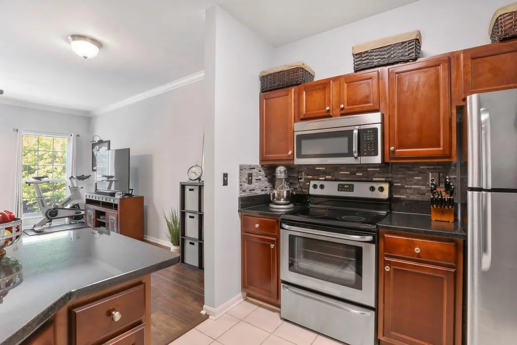 5641 Roswell Road Unit 307, Sandy Springs, Georgia 30342, 1 Bedroom Bedrooms, ,1 BathroomBathrooms,Residential,Sold,5641 Roswell Road Unit 307,6763116