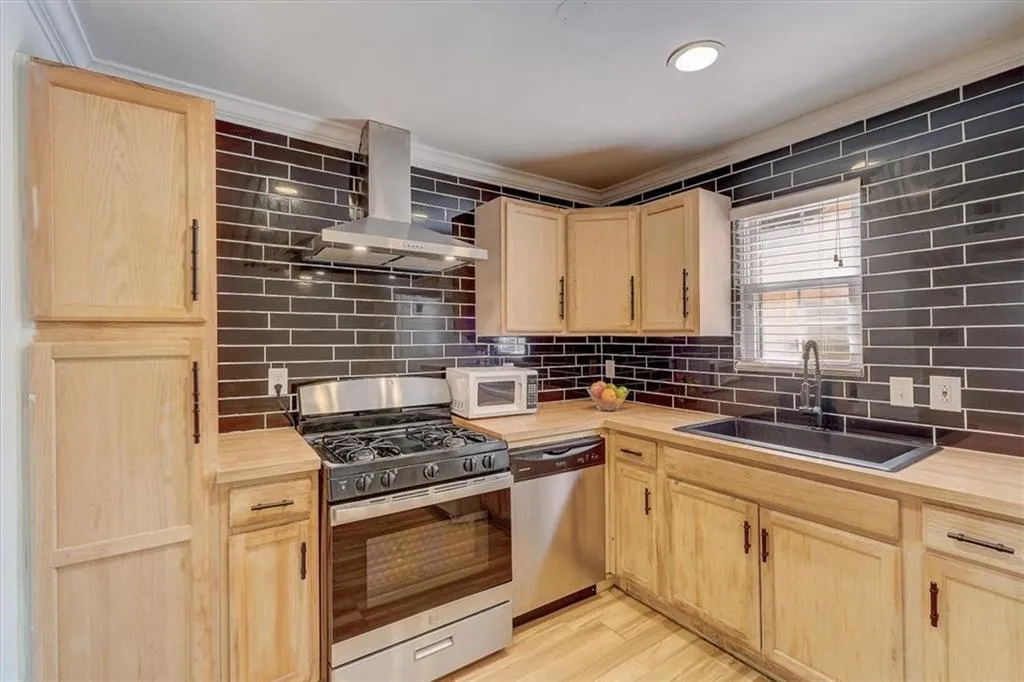 5511 Kingsport Drive Unit 30, Sandy Springs, Georgia 30342, 3 Bedrooms Bedrooms, ,1 BathroomBathrooms,Residential,Sold,5511 Kingsport Drive Unit 30,7121965