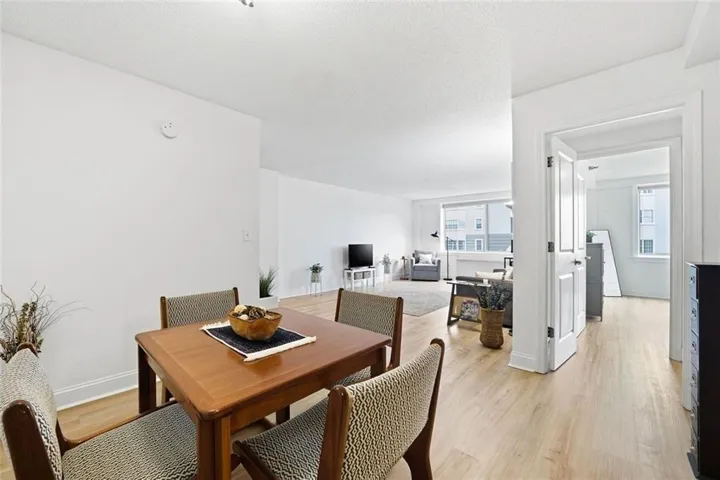 Fresh, well maintained and ready to call home.