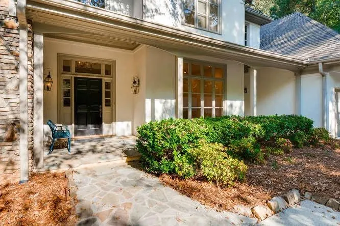 1 Powers Chase Circle, Atlanta, Georgia 30327, 4 Bedrooms Bedrooms, ,4 BathroomsBathrooms,Residential,Sold,1 Powers Chase Circle,5922206