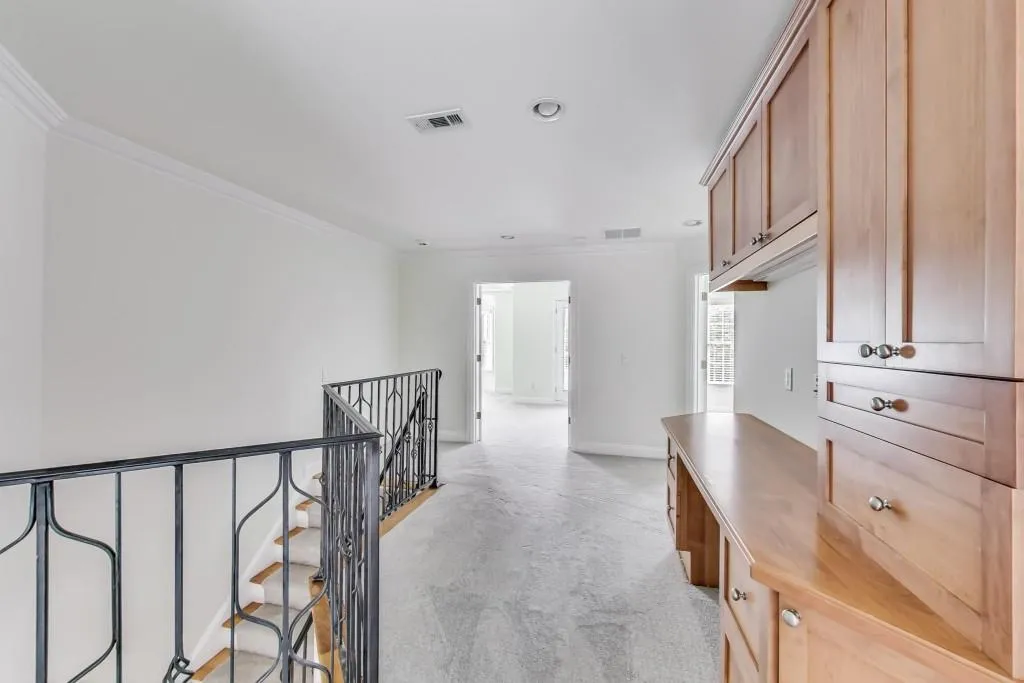 6375 Glenridge Drive Unit 200, Atlanta, Georgia 30328, 4 Bedrooms Bedrooms, ,3 BathroomsBathrooms,Residential,Sold,6375 Glenridge Drive Unit 200,6943613
