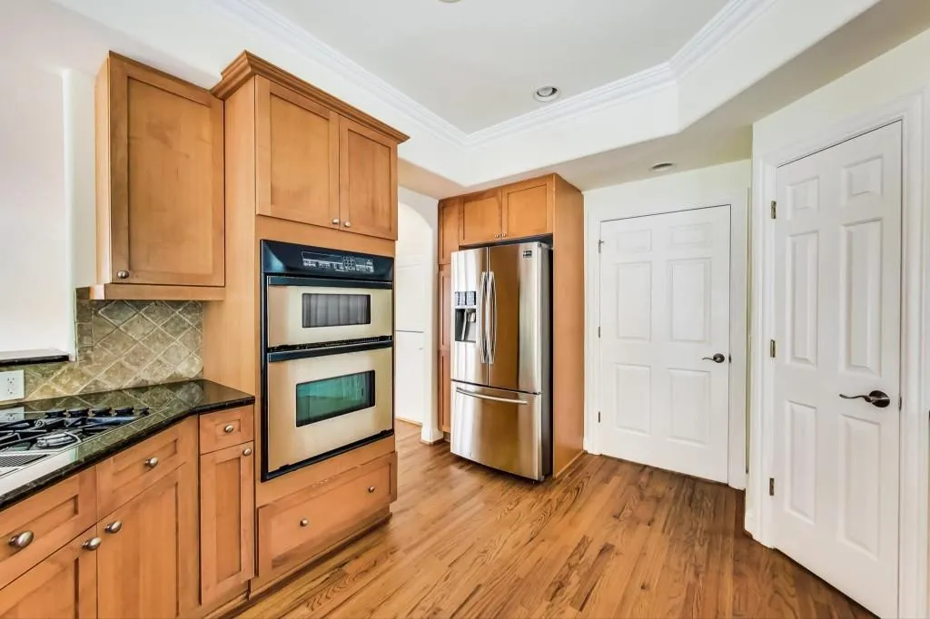 6375 Glenridge Drive Unit 200, Atlanta, Georgia 30328, 4 Bedrooms Bedrooms, ,3 BathroomsBathrooms,Residential,Sold,6375 Glenridge Drive Unit 200,6943613