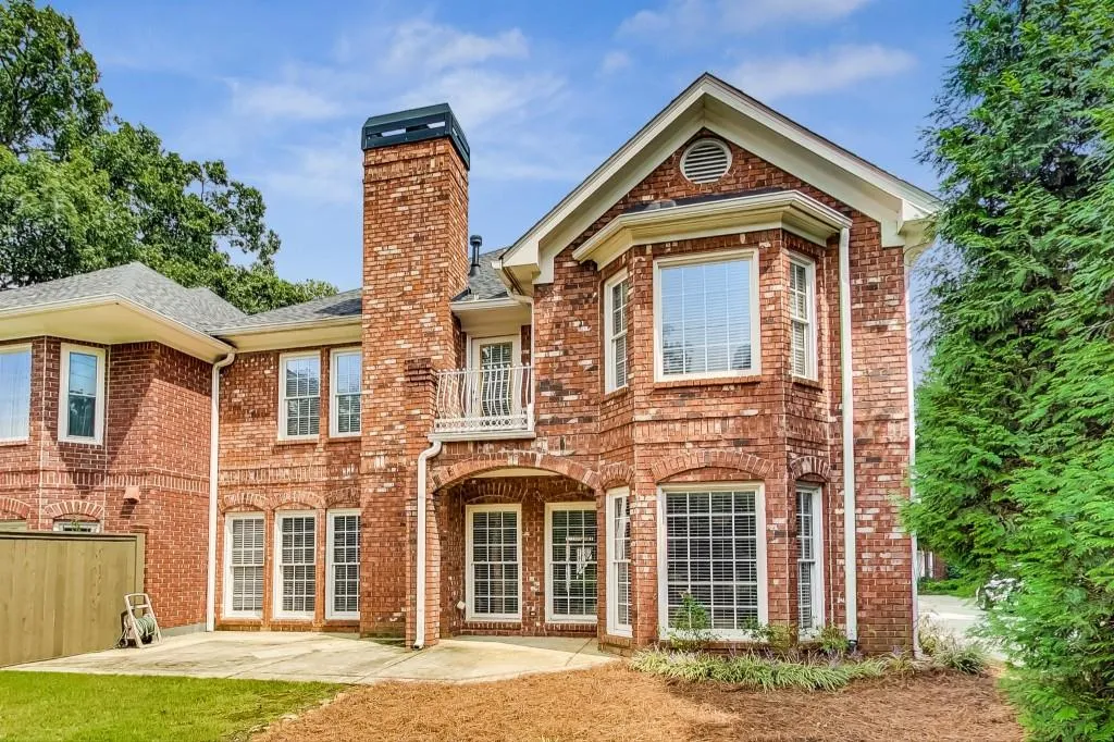 6375 Glenridge Drive Unit 200, Atlanta, Georgia 30328, 4 Bedrooms Bedrooms, ,3 BathroomsBathrooms,Residential,Sold,6375 Glenridge Drive Unit 200,6943613